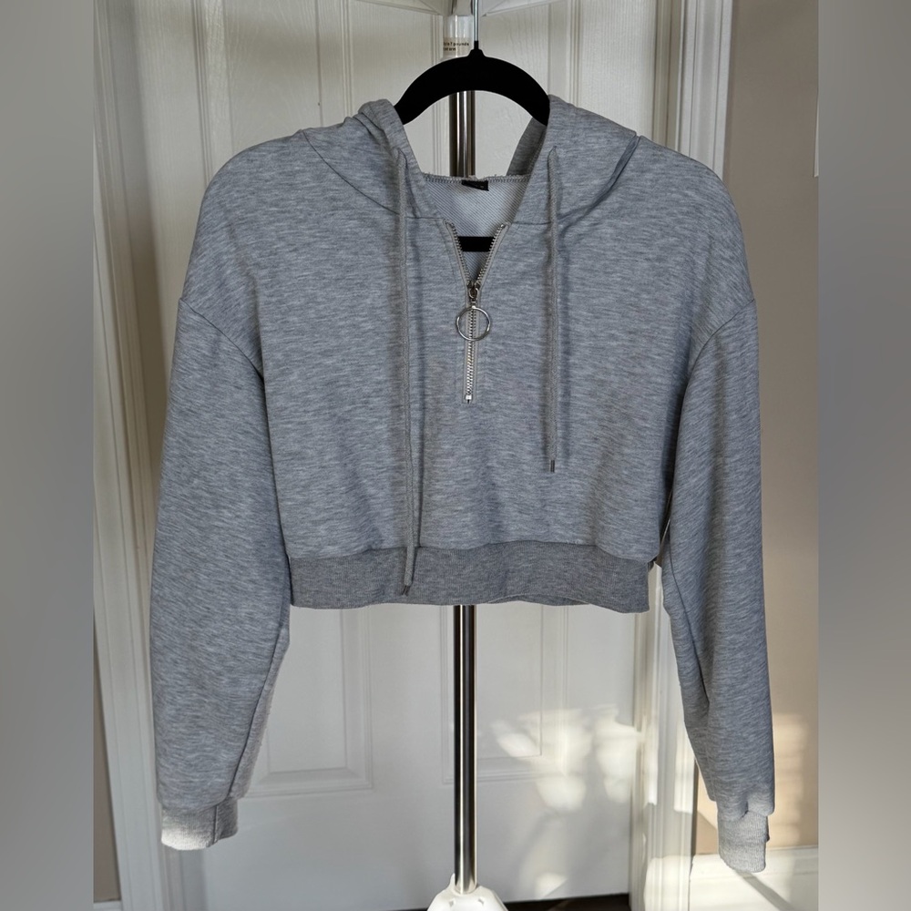 SHEIN Light Gray Zip-Up Cropped Hoodie